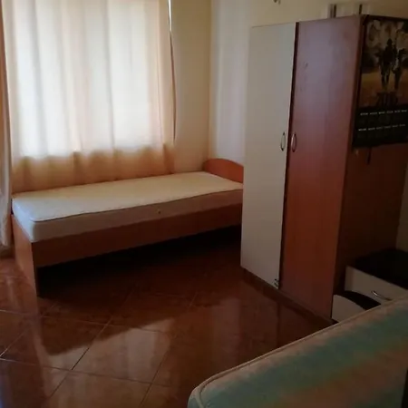 Sunlight Apartment *